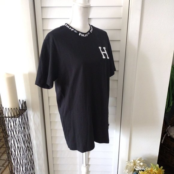 Huf black T-shirt with H on front and logo around neckline Sz L - Picture 5 of 7
